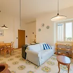Claudio\'S Place - Modern 3 Bedrooms Apartment With Terrace- Ischia Centro
