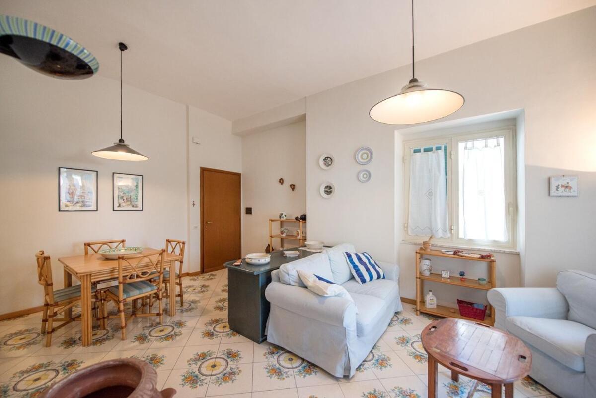 Appartamento Claudio's Place - Modern 3 Bedrooms With Terrace- Centro Ischia