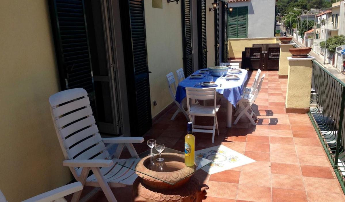 Claudio's Place - Modern 3 Bedrooms With Terrace- Centro Appartamento